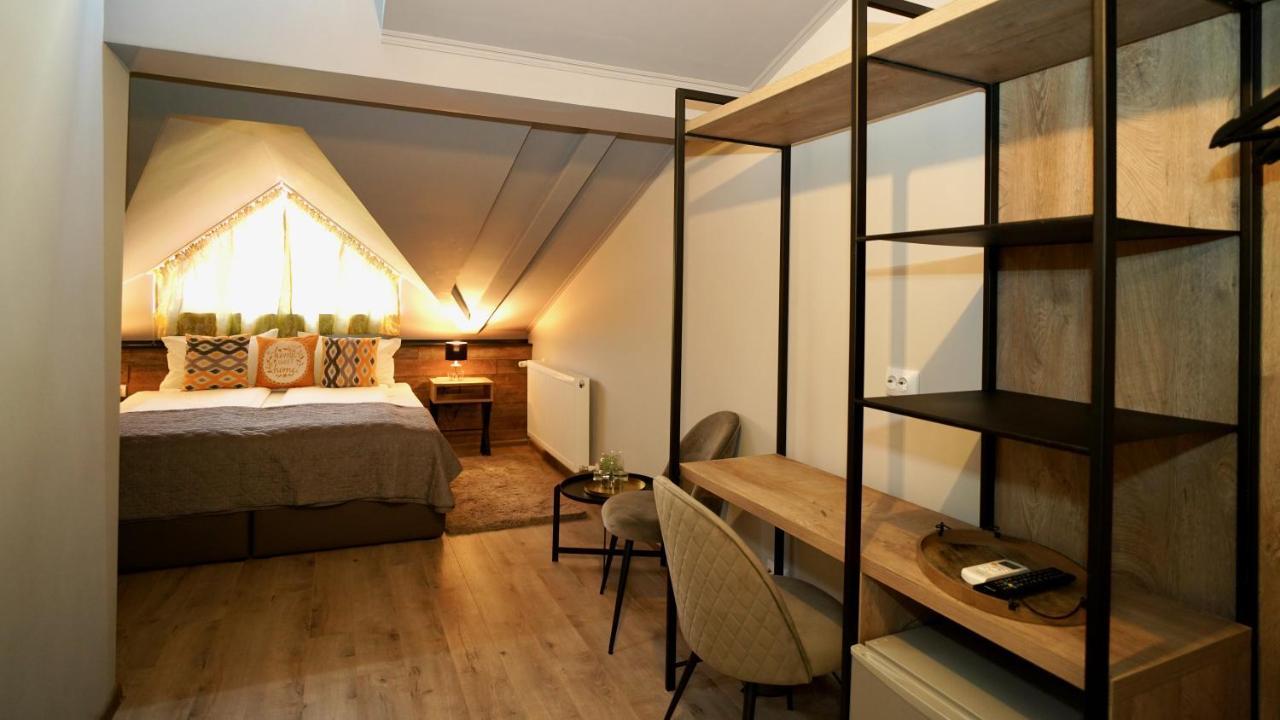 Corvin House 호텔 후네도아라 외부 사진